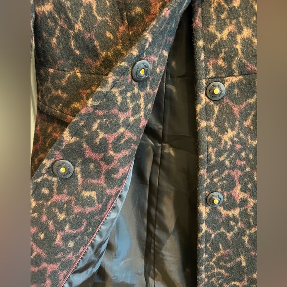 VIA SPIGA 🐆 Stand Collar,  Wine Leopard Print,
Wool Blend Overcoat, Large Snaps - Picture 6 of 12